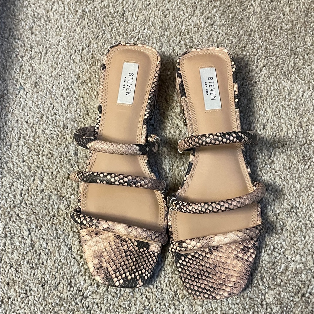 NWT. Snakeskin print sandals by Steven New York